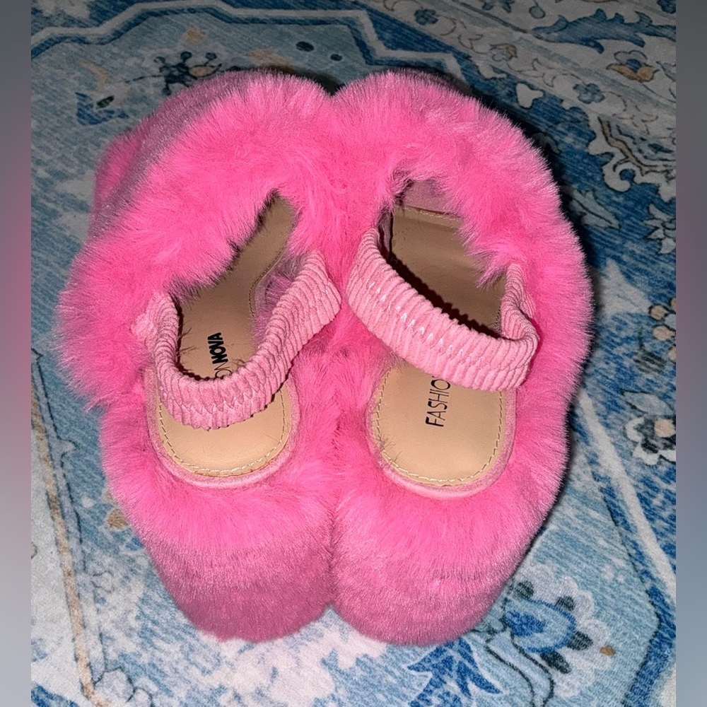 Fashion Nova Pink Fuzzy Platform Slide Sandals - Picture 3 of 5